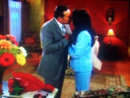 lmd60zb2 - Victoria Ruffo
