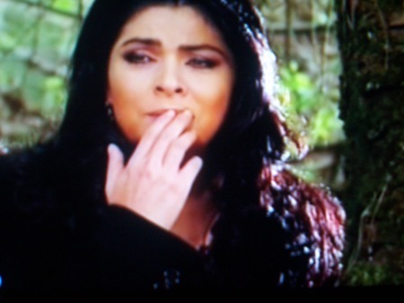 lmg21ra6 - Victoria Ruffo