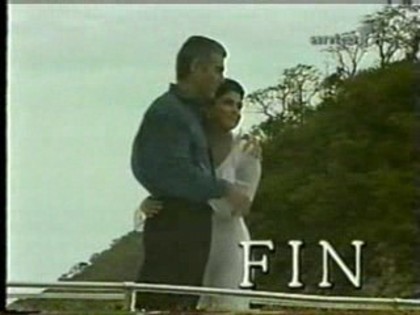 vpe022690001mf9 - Victoria Ruffo