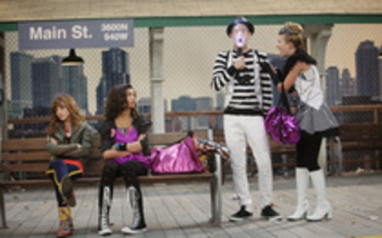 45060349_BDFUQBOLW - shake it up