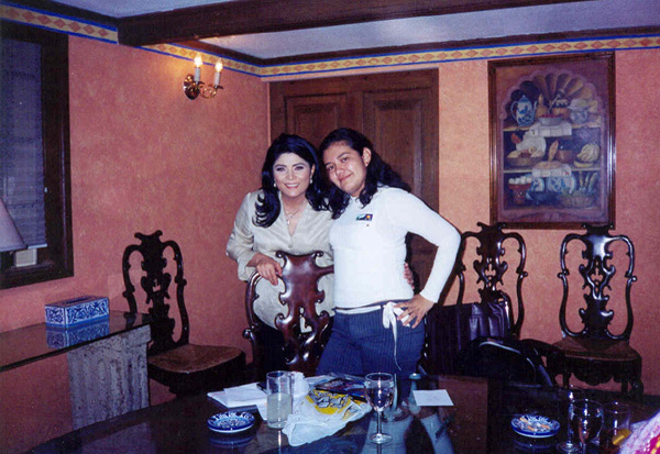 157ew16dz - Victoria Ruffo