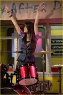 YWHTGLTDMBRVAVKWRQY - Wizards of Waverly Place