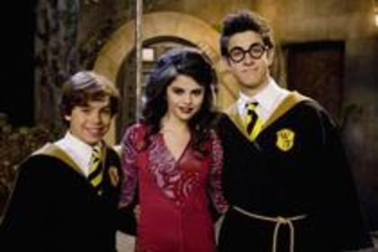 ZMJHLRBPEZTNIDULBMI - Wizards of Waverly Place