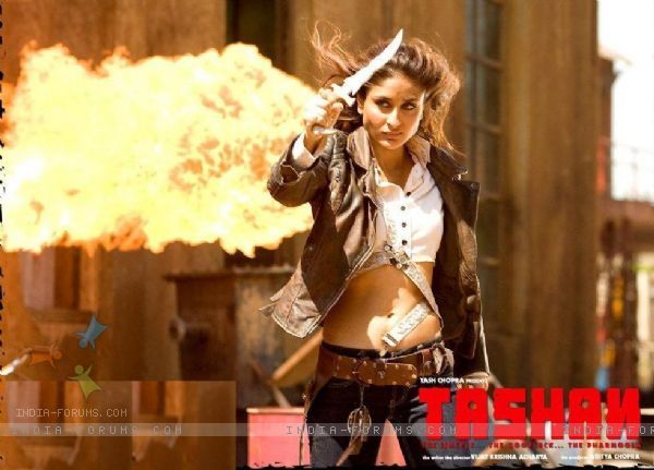 15635-wallpaper-of-tashan-movie-with-kareena
