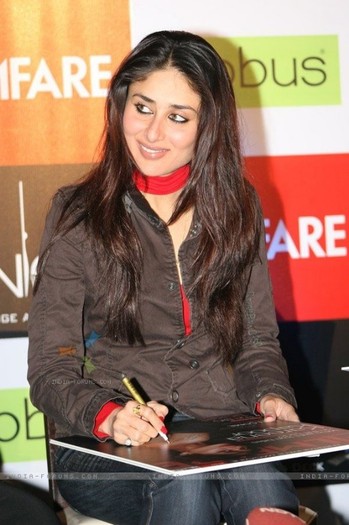 19649-kareena-kapoor - vedete indiene2