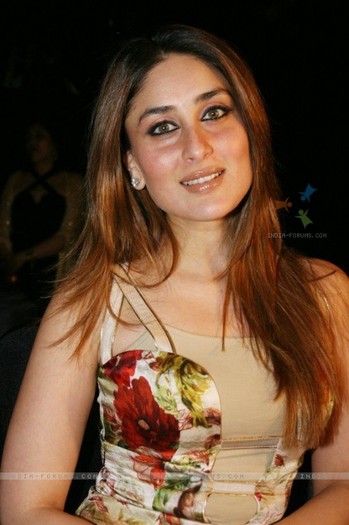 19664-kareena-kapoor - vedete indiene2