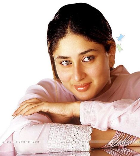 20240-kareena-kapoor