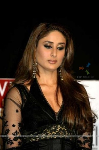 20251-kareena-kapoor - vedete indiene2