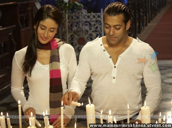 38657-salman-and-kareena-lighting-candles