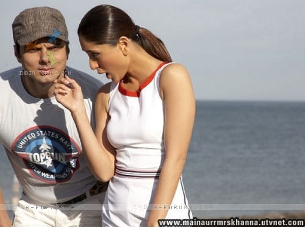 38659-a-still-image-of-sohail-and-kareena