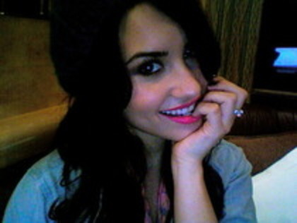 23509564_CXYRZTZAW - Demi