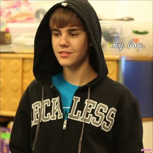 Da` treci la subiect. Ca vreau sa aflu si eo cine e. - Oo EpsSs 26 oO