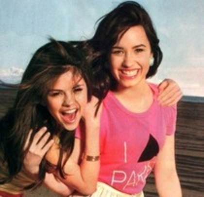 38803707_YSBRGGGTH - SeLeNa Si DeMi