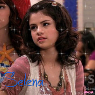 14 - Selena Gomez 000