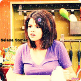 20 - Selena Gomez 000