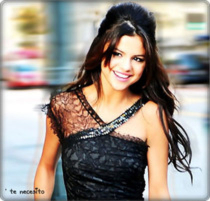23 - Selena Gomez 000