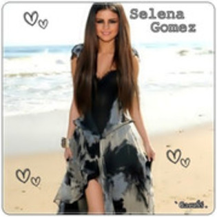 28 - Selena Gomez 000