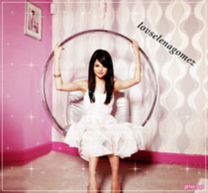 36 - Selena Gomez 000