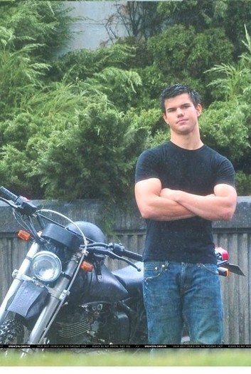 The_Twilight_Saga_Eclipse_1252942972_0_2010