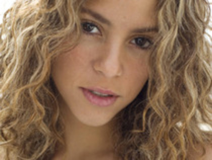 23777514_UQRCTXACW - Shakira