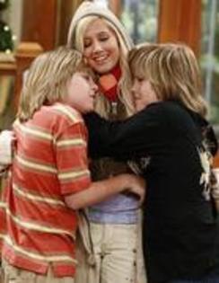 10383650_NNUKPFJPG - zack and cody ce viata minunata