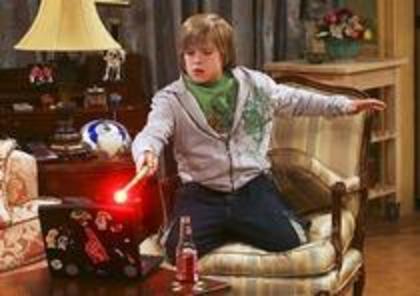 10384007_UPTASVYJN - zack and cody ce viata minunata