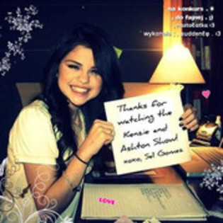 7 - Selena Gomez 000