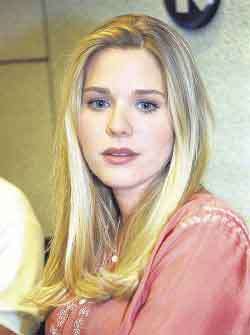 49094432hu7 - Sonya Smith