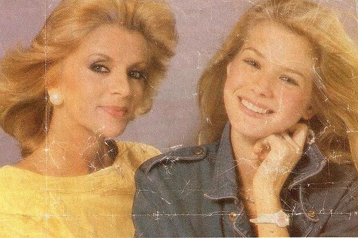 61169528hk8 - Sonya Smith