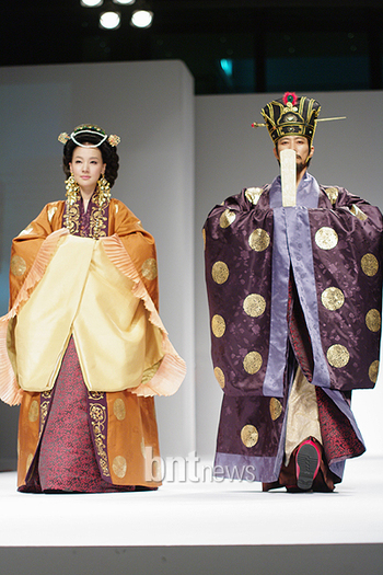 10768b57717a598062548c8 - Choi Soo Jong - poze noi