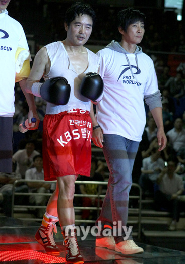 19239677 - Choi Soo Jong - poze noi