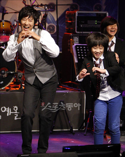 72659591 - Choi Soo Jong - poze noi