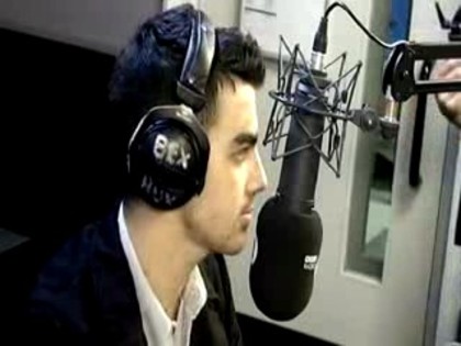 bscap0005 - Joe Jonas - The Headline Song on BBC Radio 1
