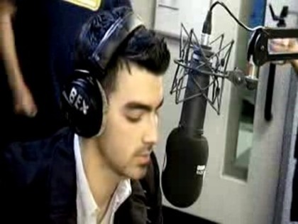 bscap0015 - Joe Jonas - The Headline Song on BBC Radio 1