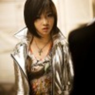 minzy-2ne1-lonely-100x100