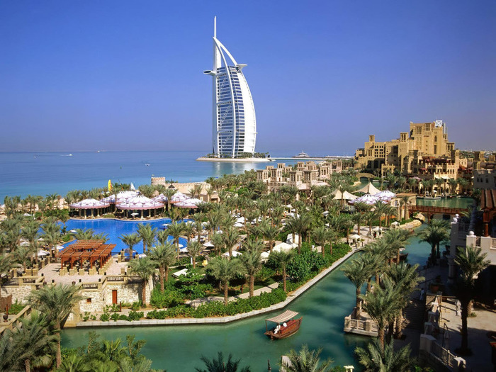 Burj_Al_Arab_Hotel_-_Dubai,_United_Arab_Emirates - Burj al arab-unicul hotel de 7 stele din lume