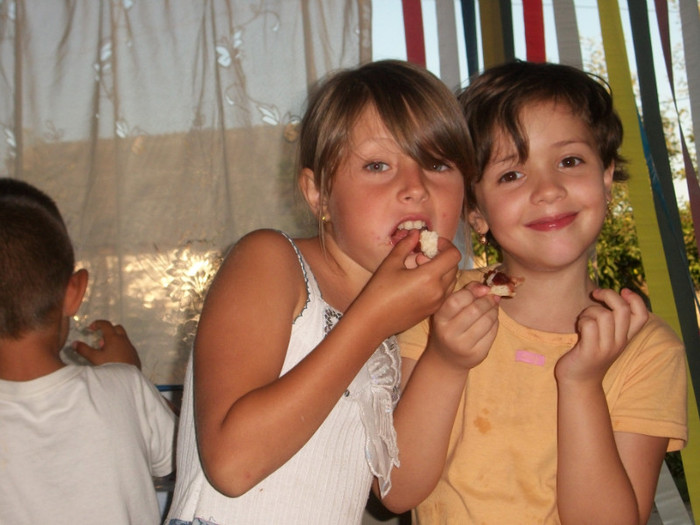 andreea& andreea:*