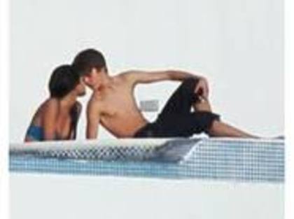 imagesCAOR4RRG - Justin Bieber si Selena Gomez