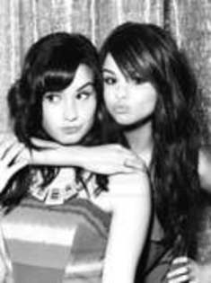 4 - Selly and Demy 4