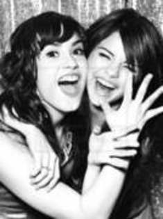 6 - Selly and Demy 4