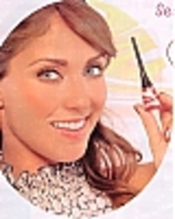 thumb_any_avon13 - 1-Anahi Comercial-2007-1