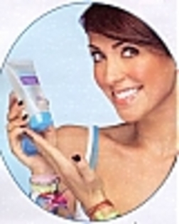 thumb_any_avon15 - 1-Anahi Comercial-2007-1