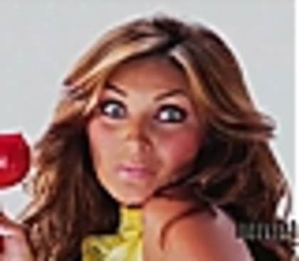 thumb_comercial_univision_0009 - 1-Anahi Comercial 2009-1