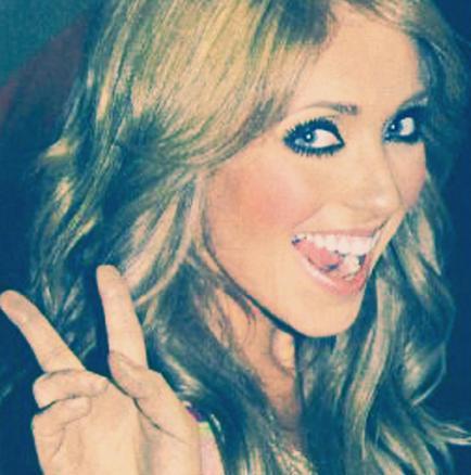 2m6r8t1ka4 - Anahi Peace