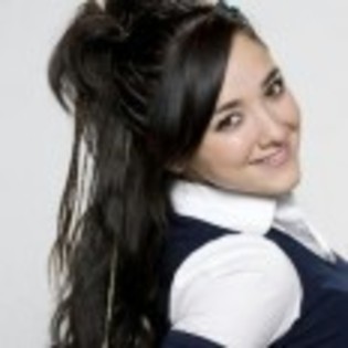 :)):))hahaha pana la urma a cedat si a facut ca noi