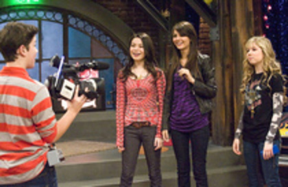 32022881_SENXLSTPB - iCarly