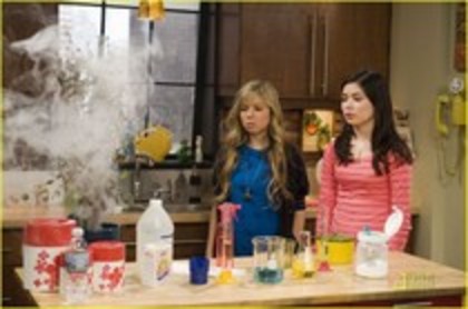 35252997_MGVNZRLGS - iCarly