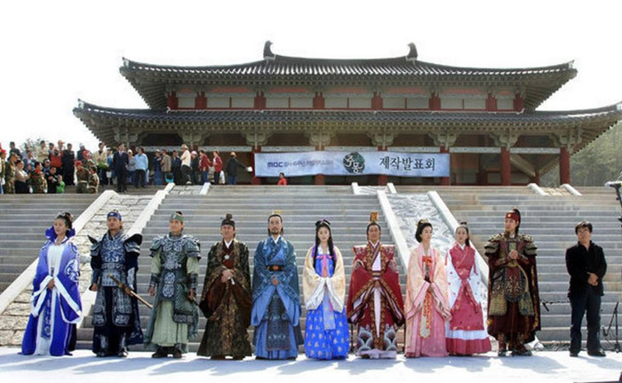 27663343_YUY jumong cast