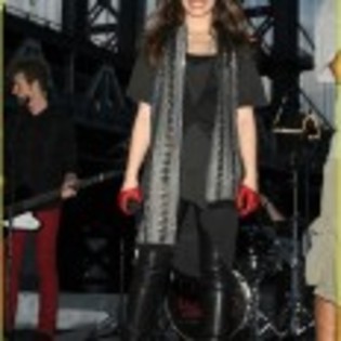 Demi_Lovato_1227561215_2 - demi lovato