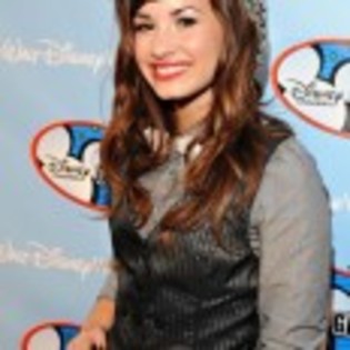 Demi_Lovato_1230144704_3 - demi lovato